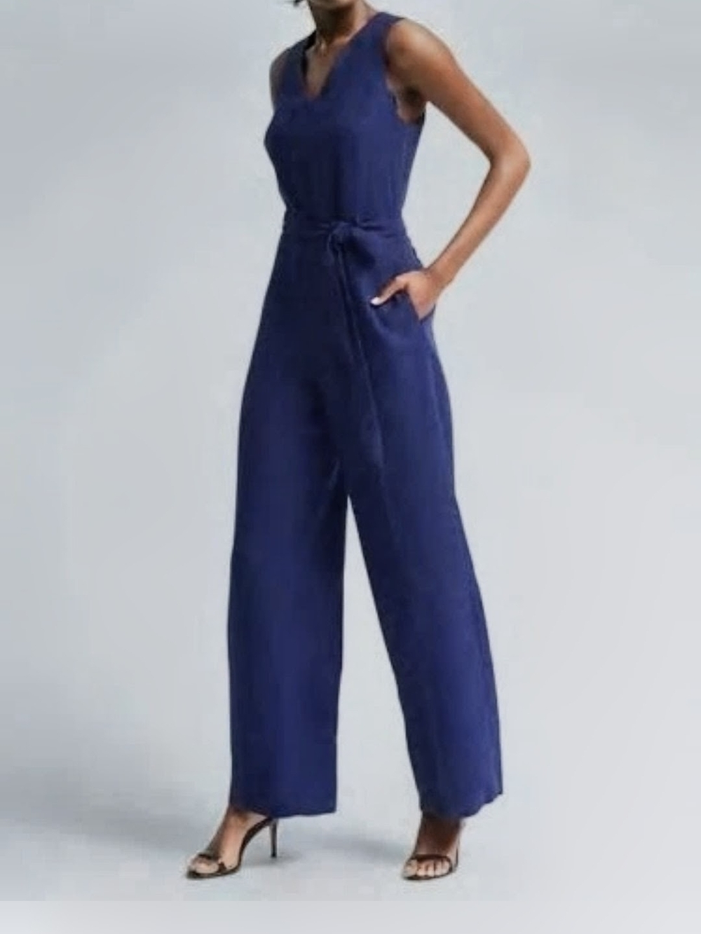 Banana Republic Sleeveless Wide Leg Jumpsuit in Navy Blue Size 0
NWT
